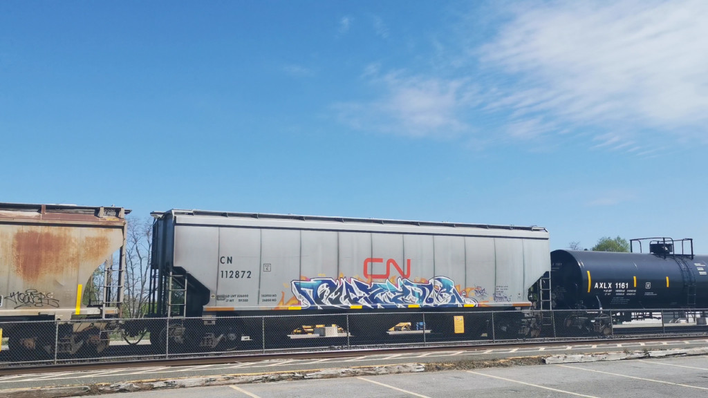 CN 112872